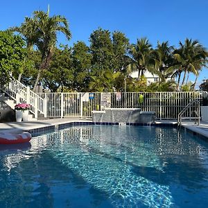 Sea Spray Inn